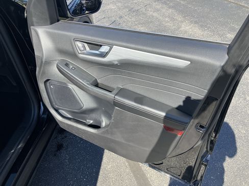Used 2025 Ford Escape Platinum AWD/4WD image 11