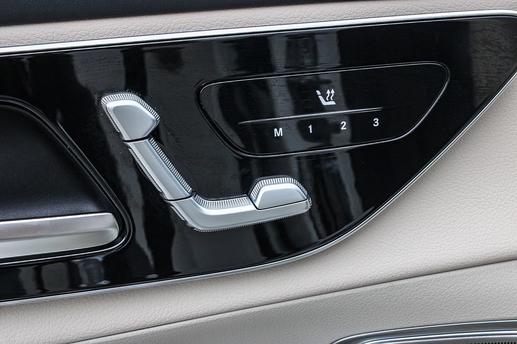 Used 2025 Mercedes-Benz GLC 300 4MATIC image 21