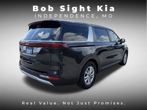 Certified 2024 Kia Carnival LX FWD image 17