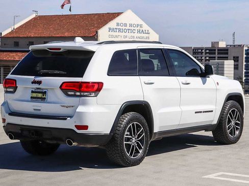 Used 2017 Jeep Grand Cherokee Trailhawk image 4