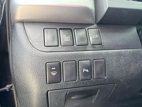 Used 2015 Toyota Highlander Limited AWD/4WD image 31