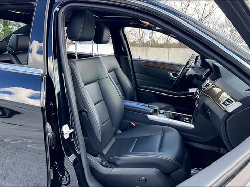 Used 2016 Mercedes-Benz E 350 Sedan image 8