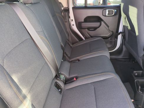 New 2026 Jeep Gladiator Sport image 18