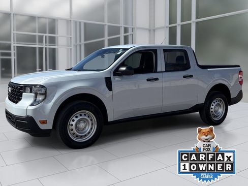 Used 2025 Ford Maverick XL w/ Equipment Group 102A AWD/4WD image 2