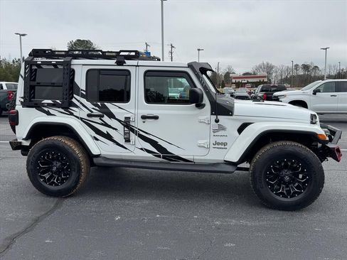 Used 2018 Jeep Wrangler Unlimited Sahara w/ Cold Weather Group image 2