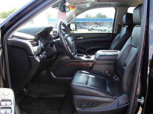 Used 2019 Chevrolet Suburban LT AWD/4WD image 9
