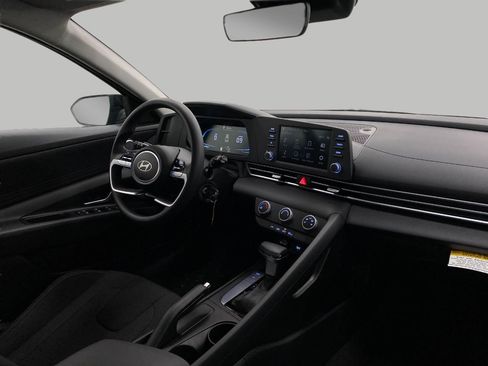 New 2026 Hyundai Elantra SE image 18