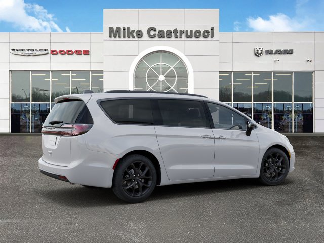 New 2026 Chrysler Pacifica Select w/ S Appearance Package FWD image 5