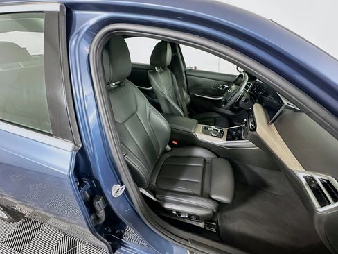Used 2025 BMW 330i Sedan image 31