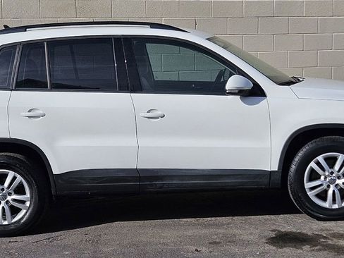 Used 2017 Volkswagen Tiguan S image 6