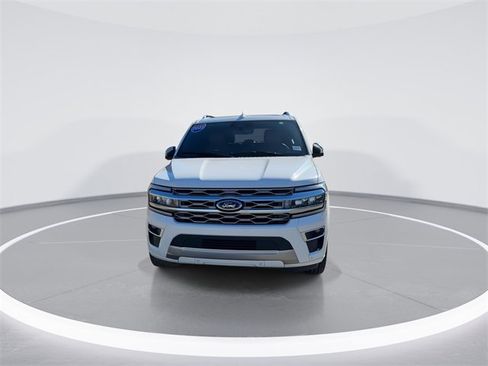 Used 2023 Ford Expedition Platinum image 2