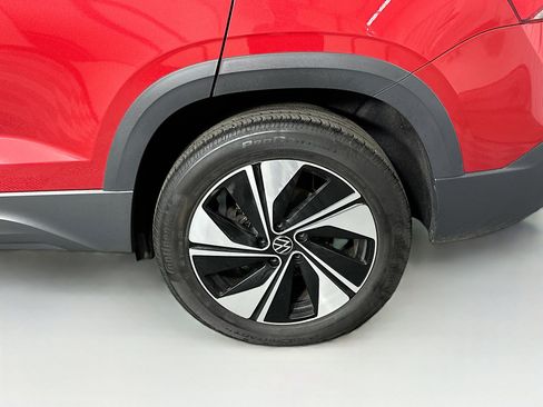 Used 2023 Volkswagen Taos SE image 11