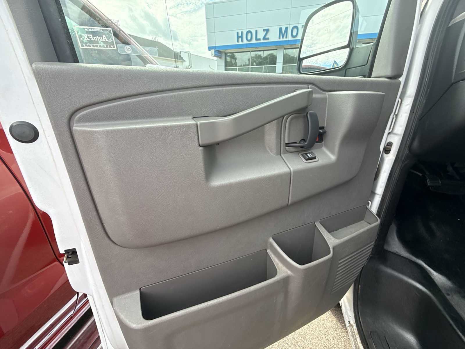 Used 2019 Chevrolet Express 2500 w/ Driver Convenience Package RWD image 19
