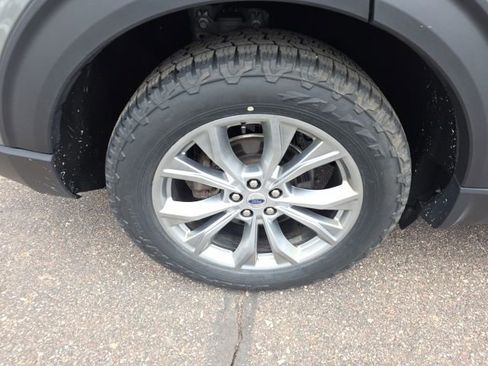 Used 2020 Ford Explorer XLT w/ Equipment Group 202A image 9