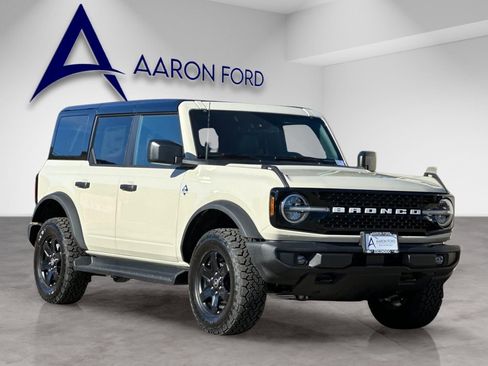 New 2025 Ford Bronco Outer Banks w/ Black Appearance Package image 7