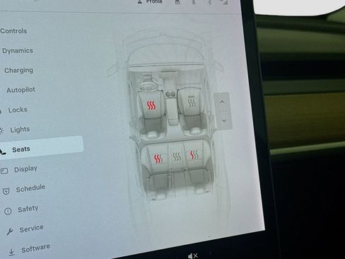 Used 2018 Tesla Model 3 Long Range image 16