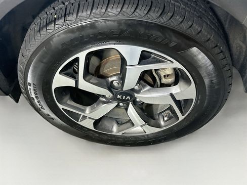 Used 2022 Kia Sportage LX image 11