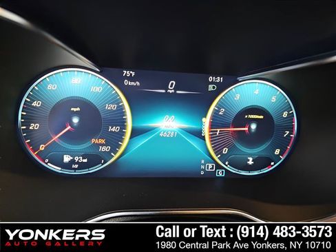 Used 2022 Mercedes-Benz GLC 300 4MATIC w/ AMG Line image 12