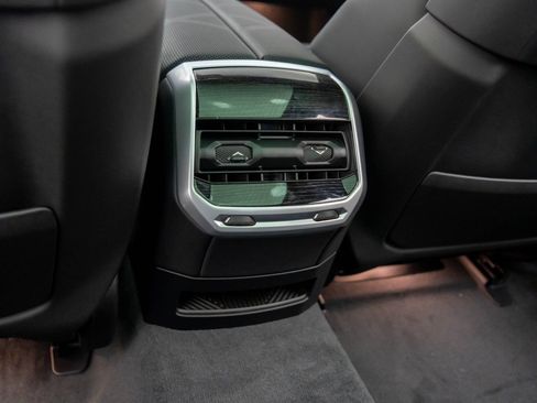 New 2026 BMW 750e xDrive w/ Executive Package AWD/4WD image 22
