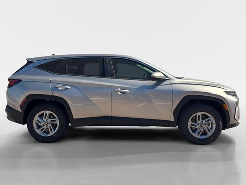 New 2026 Hyundai Tucson SE FWD image 2