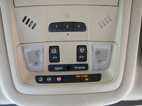 Used 2017 GMC Acadia Denali w/ Technology Package AWD/4WD image 23