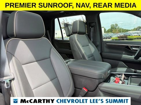 Used 2026 Chevrolet Tahoe Premier AWD/4WD image 32