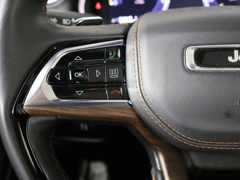 Used 2025 Jeep Grand Cherokee Summit AWD/4WD image 8