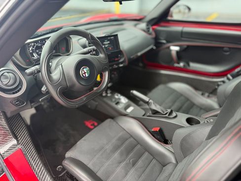 Used 2015 Alfa Romeo 4C Launch Edition w/ Convenience Group image 18