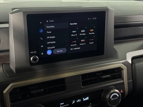 Used 2025 Toyota Tacoma SR5 AWD/4WD image 16