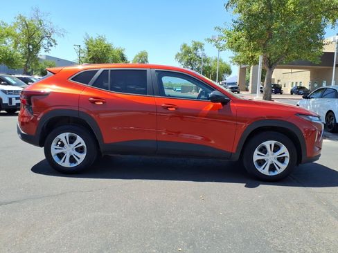 Used 2024 Chevrolet Trax LS FWD image 6