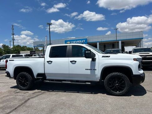 New 2026 Chevrolet Silverado 2500 LT w/ Trail Boss Package AWD/4WD image 2