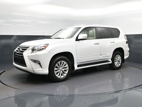 Used 2015 Lexus GX 460 w/ Premium Package AWD/4WD image 3