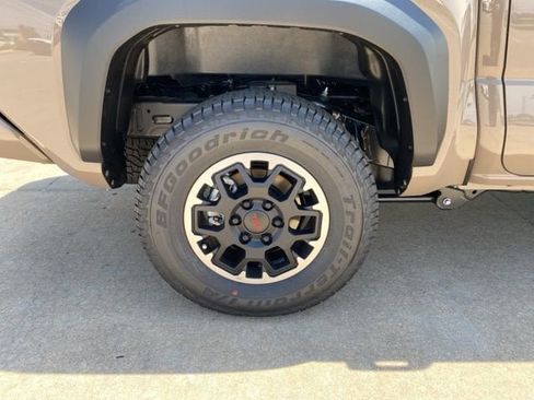New 2026 Toyota Tacoma TRD Off-Road w/ TRD Off Road Upgrade Package AWD/4WD image 25