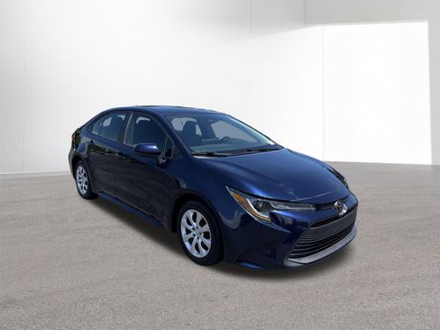 Used 2024 Toyota Corolla LE FWD image 2