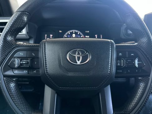 Used 2025 Toyota Tacoma SR5 AWD/4WD image 20