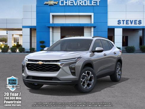 New 2026 Chevrolet Trax LT w/ Driver Confidence Package FWD image 6