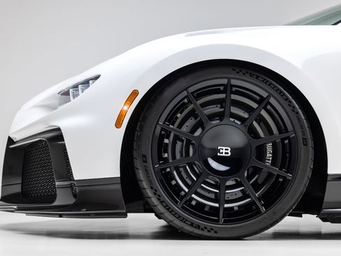 Used 2021 Bugatti Chiron Pur Sport image 50