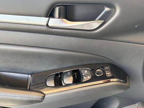 Used 2023 Nissan Altima 2.5 SV image 12