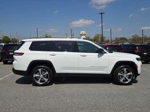New 2026 Jeep Grand Cherokee L Limited AWD/4WD image 2