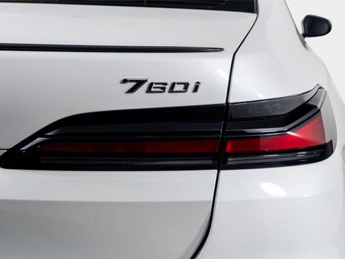 Used 2024 BMW 760i xDrive w/ Executive Package image 13