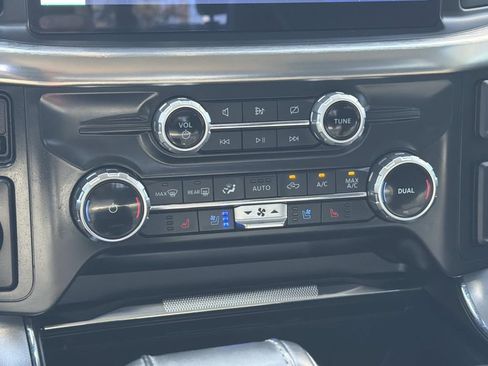 Used 2022 Ford F150 Lariat RWD image 16