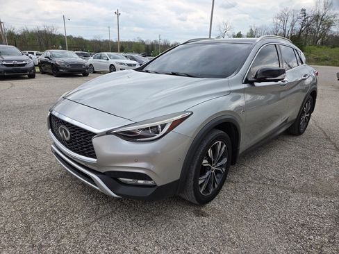 Used 2018 INFINITI QX30 AWD image 2