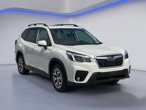 Used 2021 Subaru Forester Premium AWD/4WD image 5