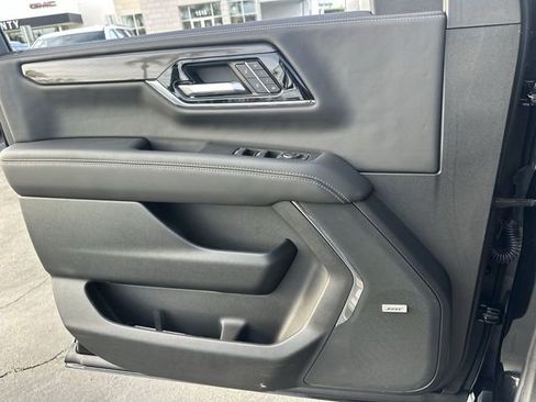 New 2025 GMC Yukon XL Elevation image 23