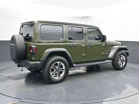 Used 2021 Jeep Wrangler Unlimited Sahara w/ Dual Top Group AWD/4WD image 2