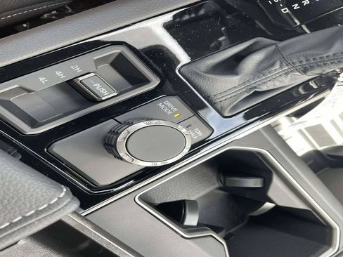 New 2026 Toyota Tundra Limited AWD/4WD image 44