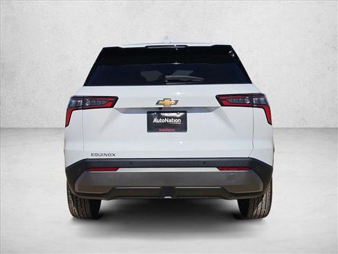 New 2026 Chevrolet Equinox LT image 8