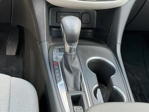 Used 2022 Chevrolet Equinox LS w/ LPO, Floor Liner Package AWD/4WD image 19