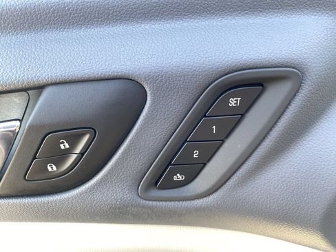 Used 2021 GMC Acadia Denali w/ Denali Technology Package FWD image 24