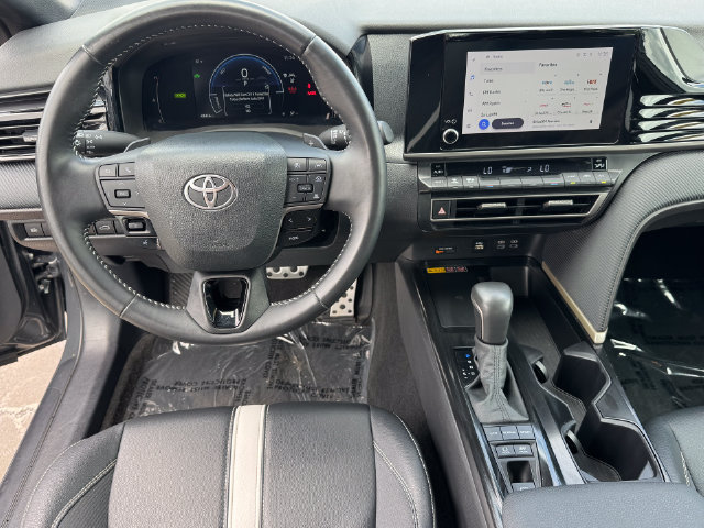 Used 2025 Toyota Camry SE FWD image 15